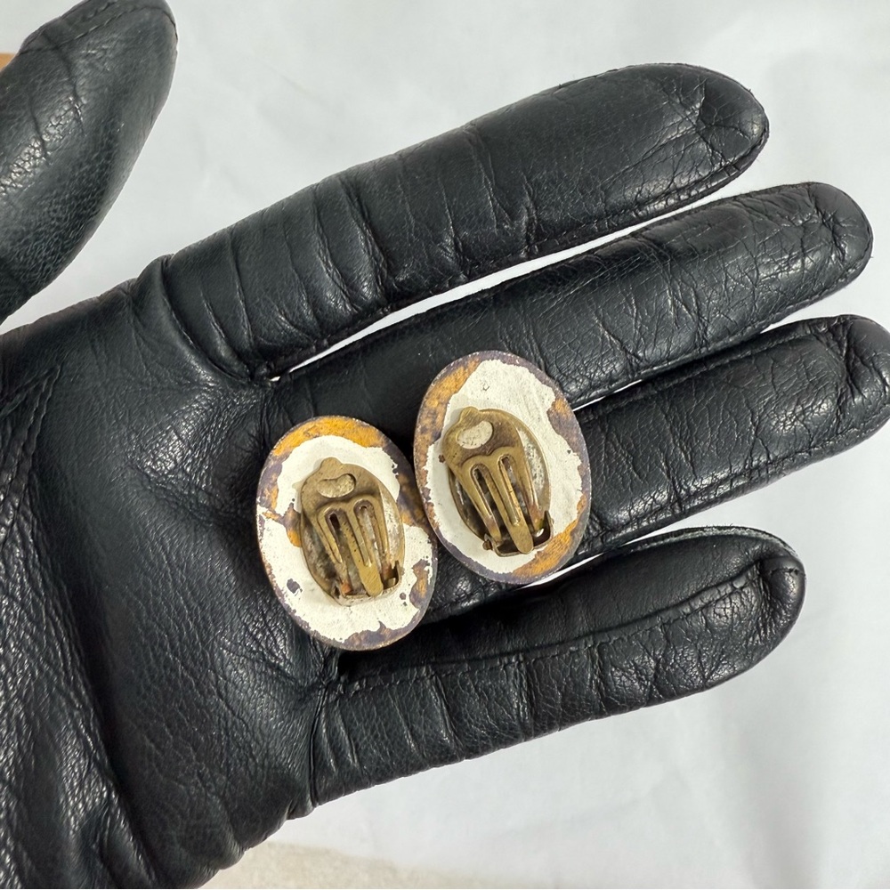 Vintage Satsuma Clip-On Earrings, Handpainted Mountain Scape Porcelaine Earrings - Picture 8 of 9